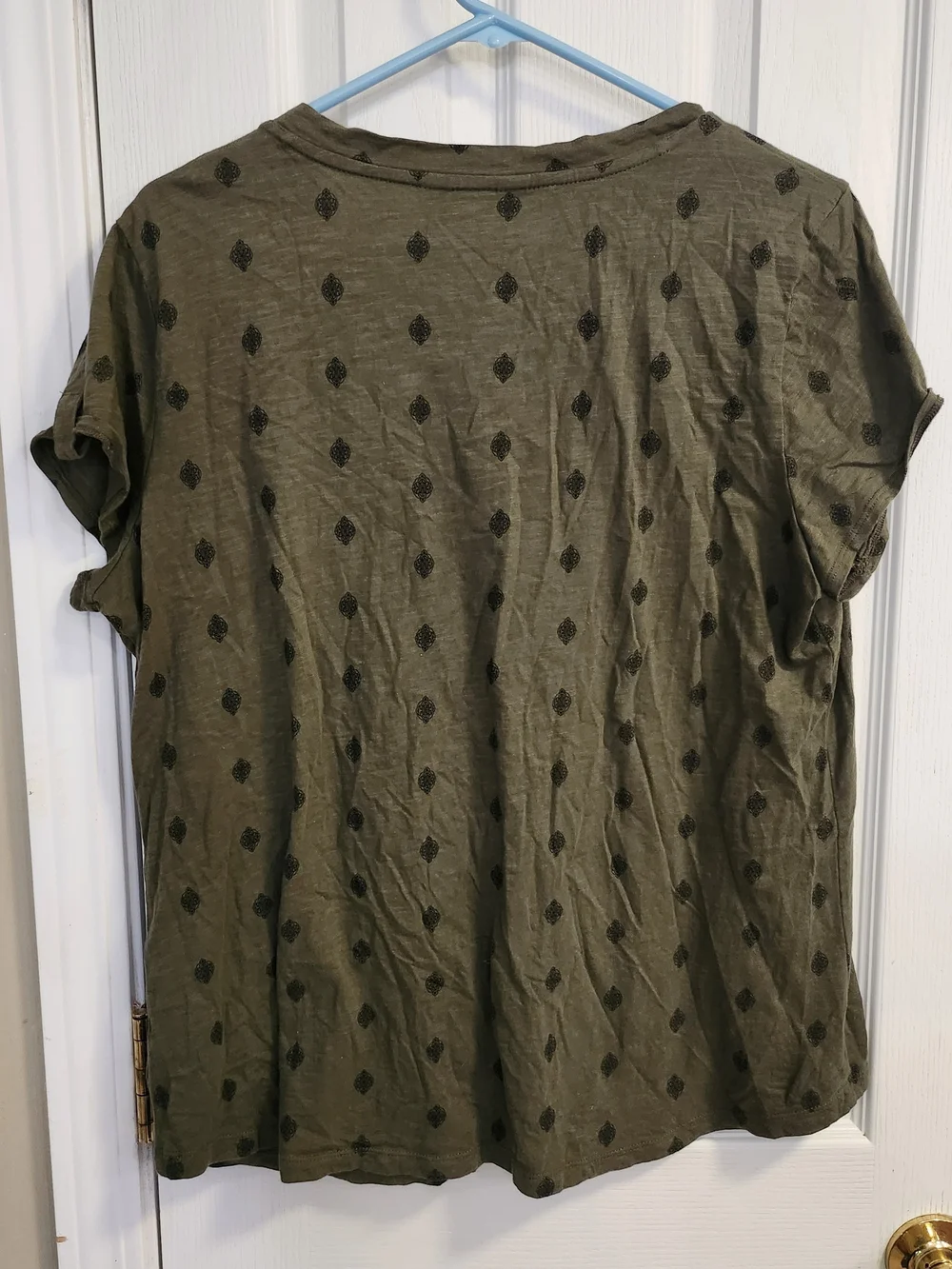 Liz Claiborne Olive Green Short Sleeve V-Neck Top with Black Dot Motif - Picture 7 of 10